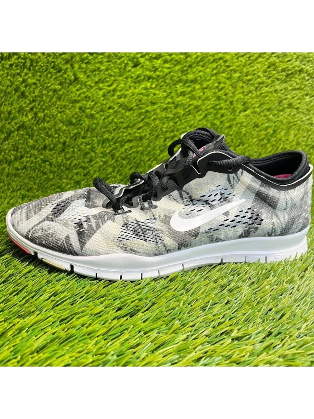 Nike Free 5.0 TR Fit 4 Womens Size 8 Black Gray White Running Shoes Sneakers